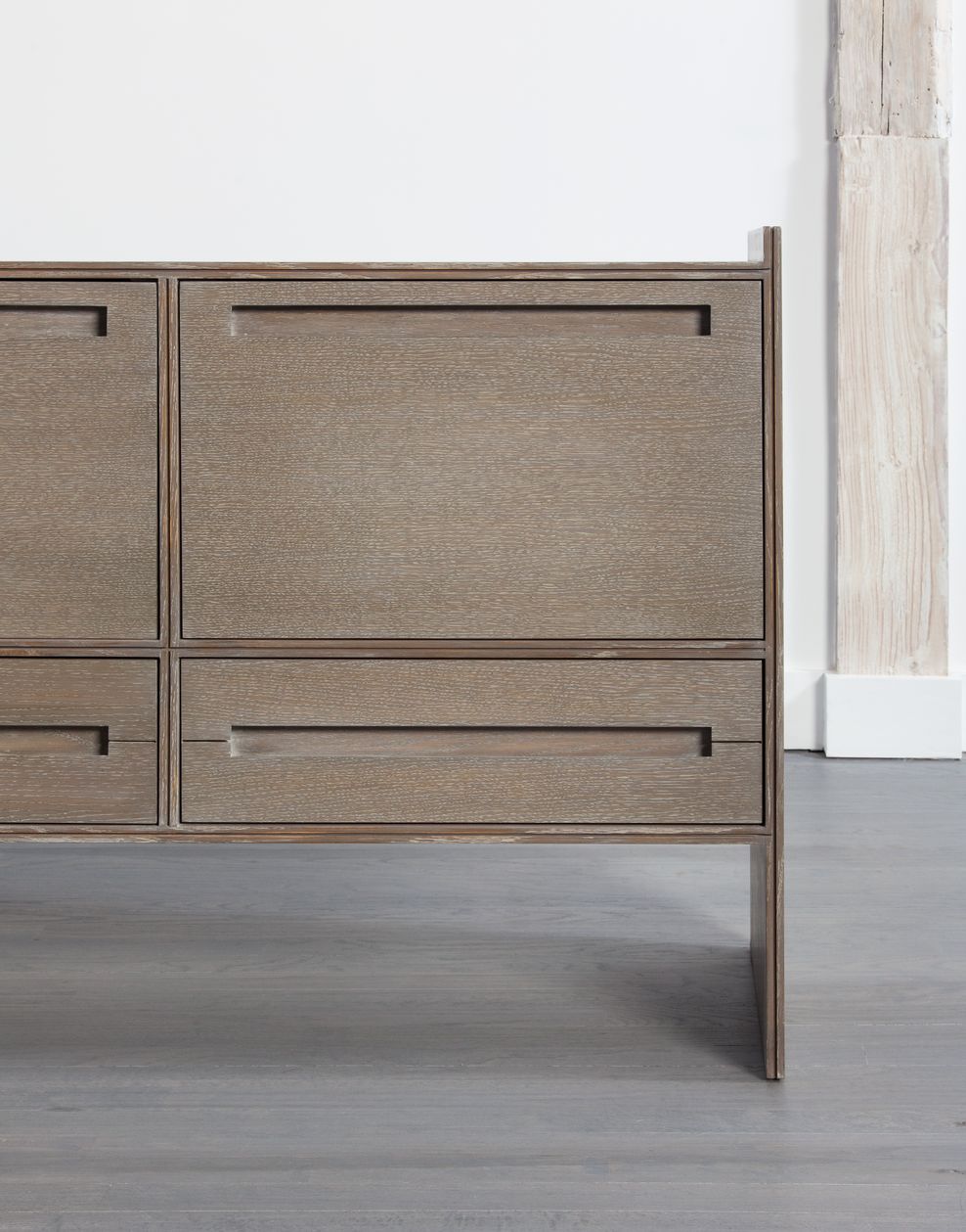 Modern Oak Handcrafted Credenza Storage - Mar Silver